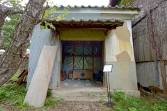 04